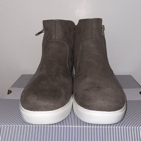 New IZOD Women’s Mila Ankle Boots - Picture 4 of 8